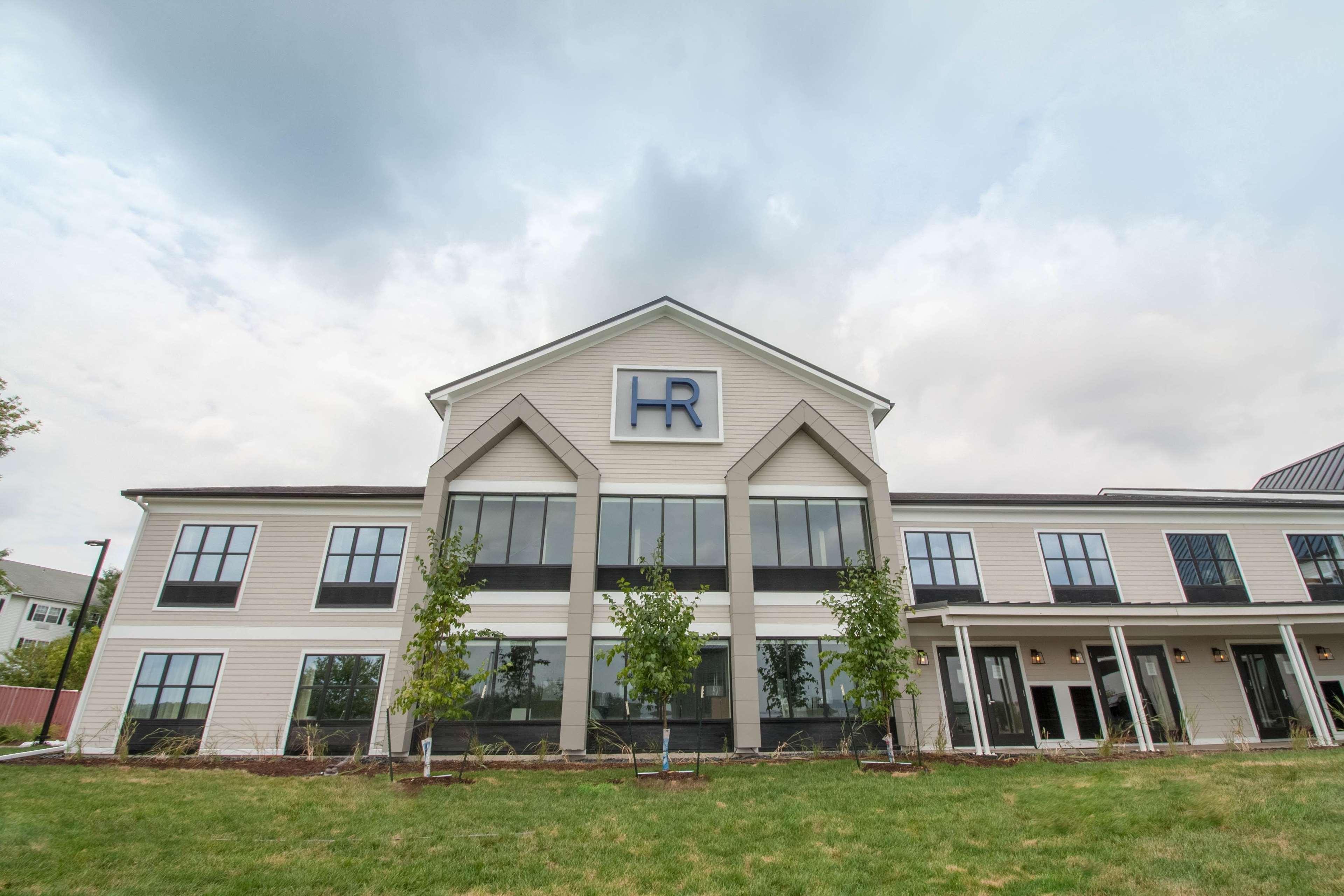 Hotel Renovo Des Moines Urbandale,Tapestry Collection Hilton Dış mekan fotoğraf