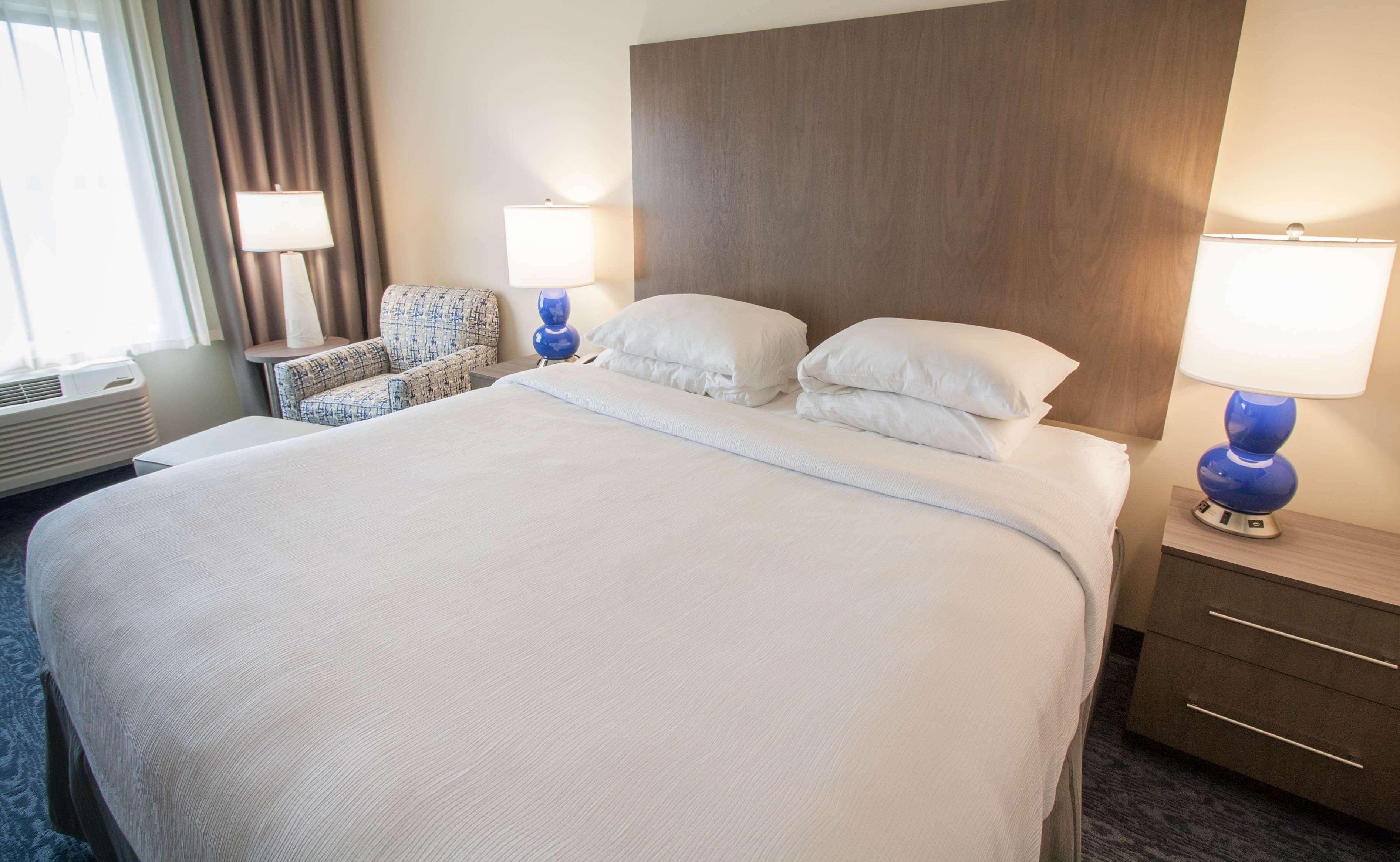 Hotel Renovo Des Moines Urbandale,Tapestry Collection Hilton Dış mekan fotoğraf