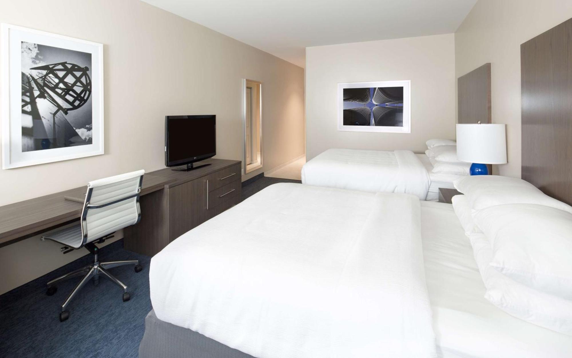 Hotel Renovo Des Moines Urbandale,Tapestry Collection Hilton Dış mekan fotoğraf
