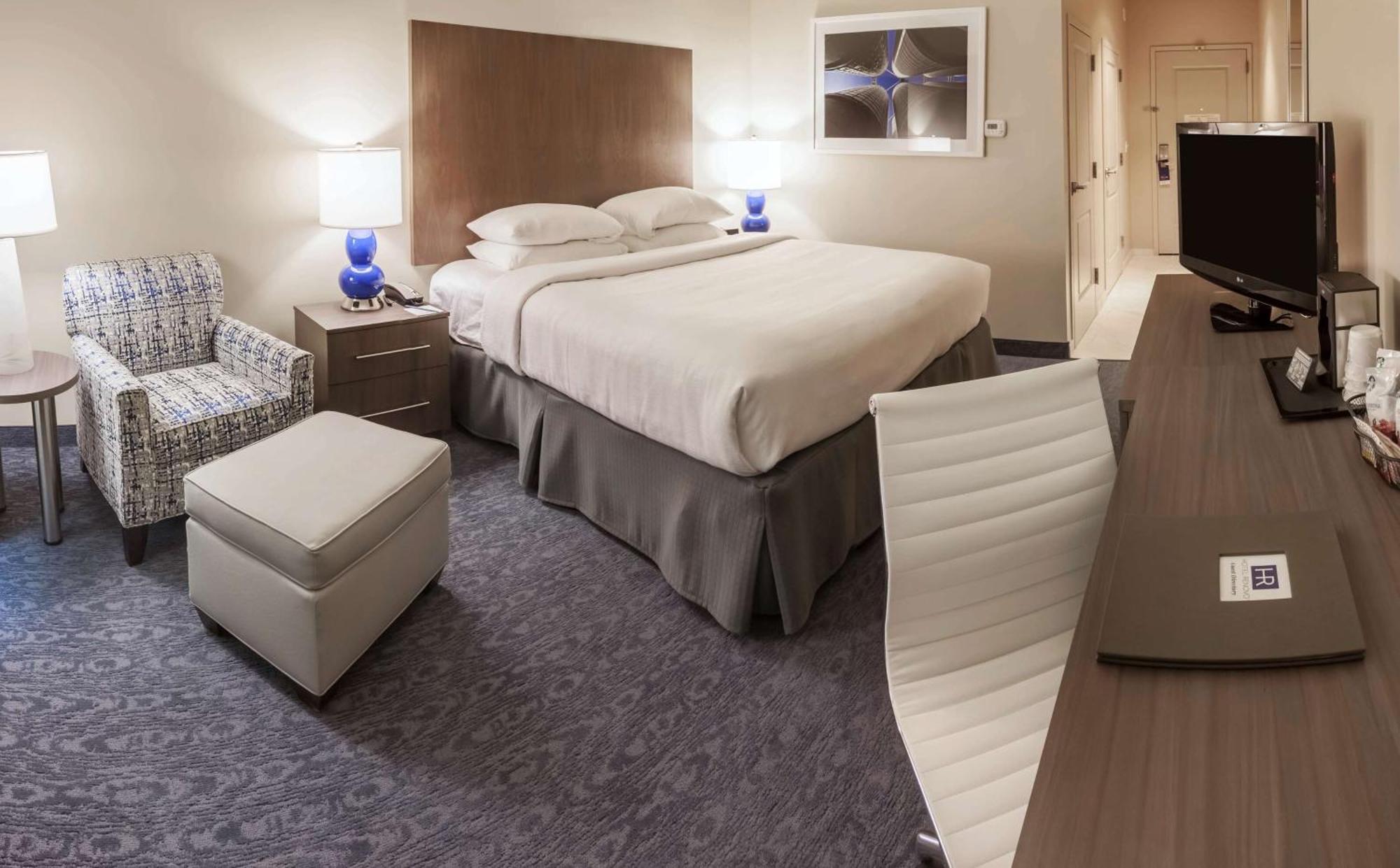 Hotel Renovo Des Moines Urbandale,Tapestry Collection Hilton Dış mekan fotoğraf