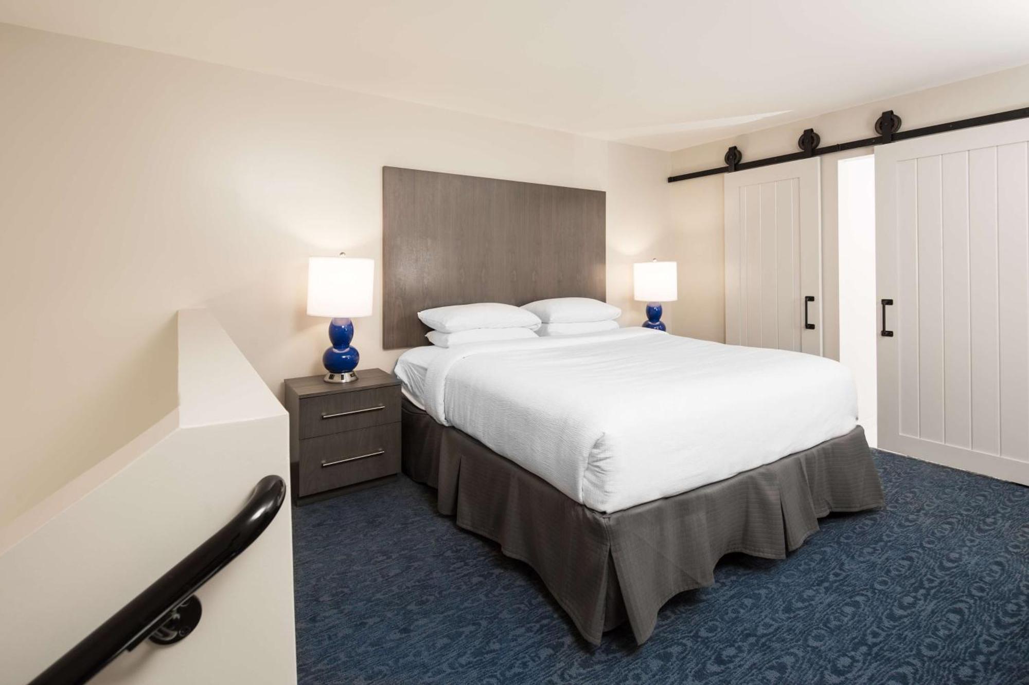 Hotel Renovo Des Moines Urbandale,Tapestry Collection Hilton Dış mekan fotoğraf